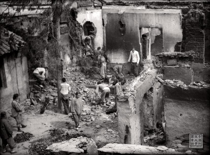 Photo of item What is left in the ruins after a Japanese attack? = 日軍掃蕩後，瓦礫堆中能找出什麼？