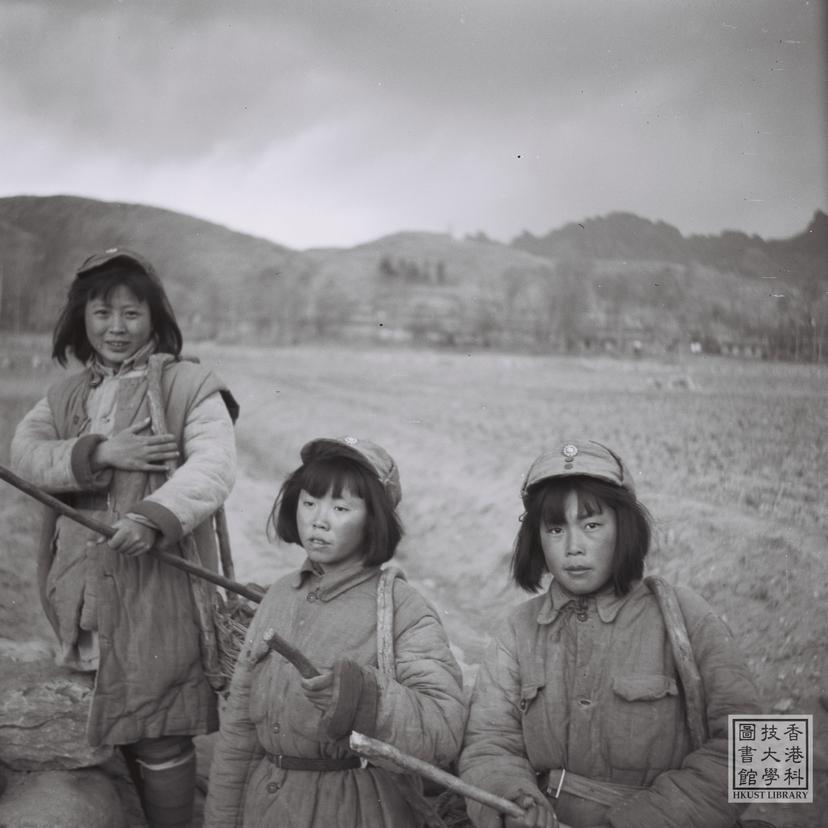 Photo of item Collecting manure during Great Production Campaign = 大生產運動積肥